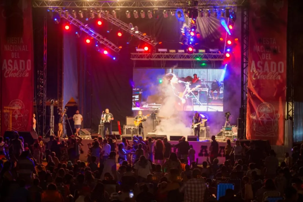 Comenzó en Cholila la 13° Fiesta Nacional del Asado