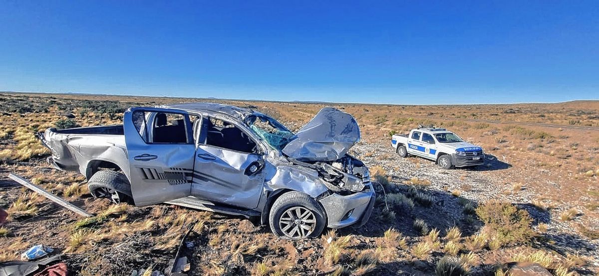 Conducía borracho con su mujer embarazada de 6 meses y cuatro hijos menores y volcó en la ruta 40, zona de tamariscos