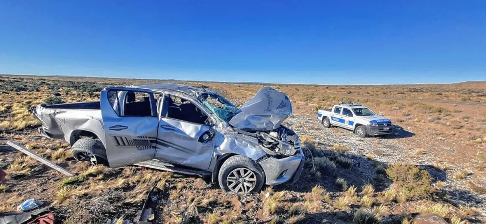 Conducía borracho con su mujer embarazada de 6 meses y cuatro hijos menores y volcó en la ruta 40, zona de tamariscos