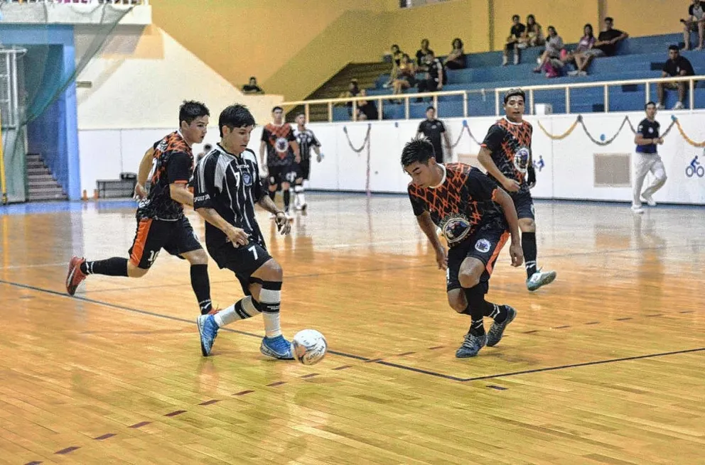El futsal aprovecha el feriado largo
