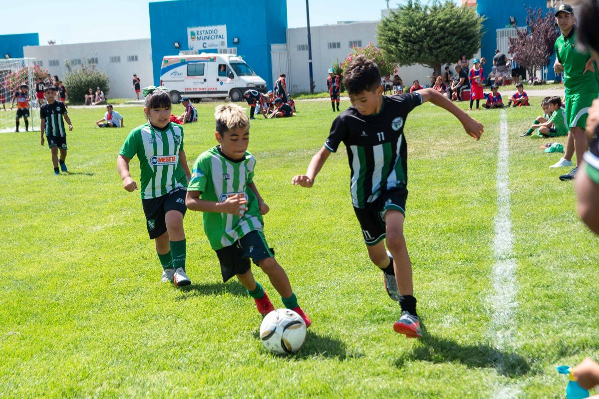 Los festejos por el 90° aniversario de la SCPL iniciaron con un Encuentro de Fútbol Infantil