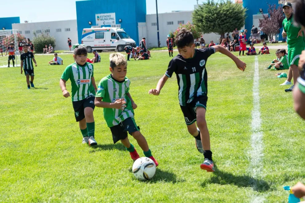 Los festejos por el 90° aniversario de la SCPL iniciaron con un Encuentro de Fútbol Infantil