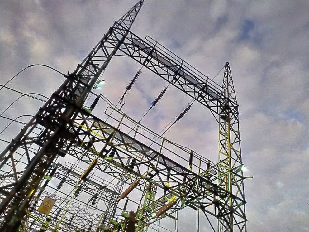 Nueva moratoria a ocho años para las distribuidoras de energía por la deuda con Cammesa