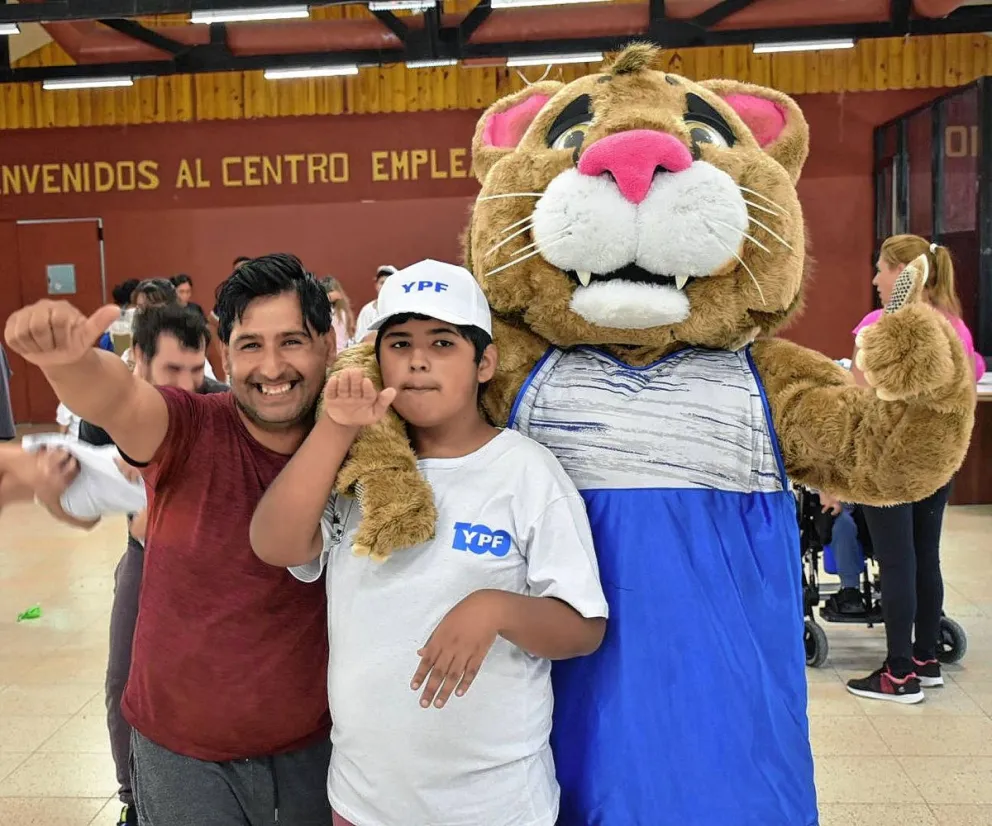 Entregaron indumentaria a la Colonia de Verano del área de discapacidad