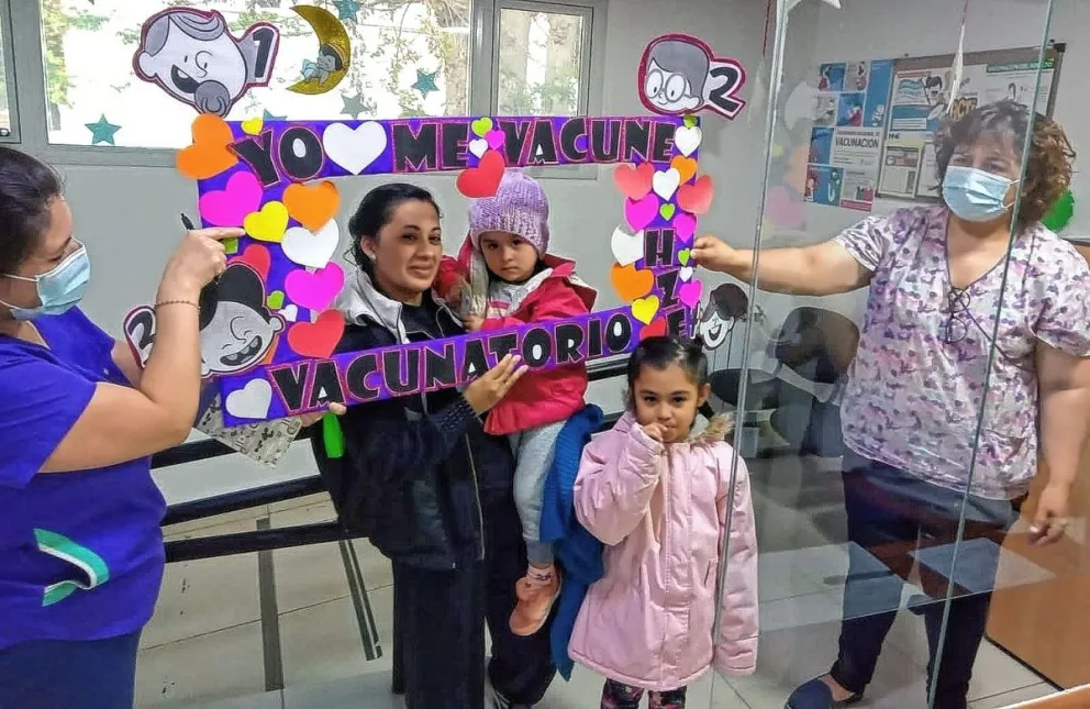 Salud y Educación acordaron trabajar en conjunto para garantizar la vacunación en todas las escuelas