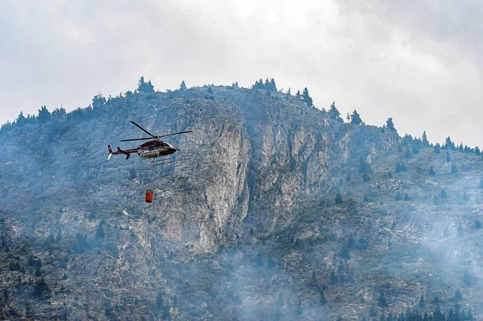 Tensión en Lago Cholila: Evacuaron a vecinos por el avance del fuego