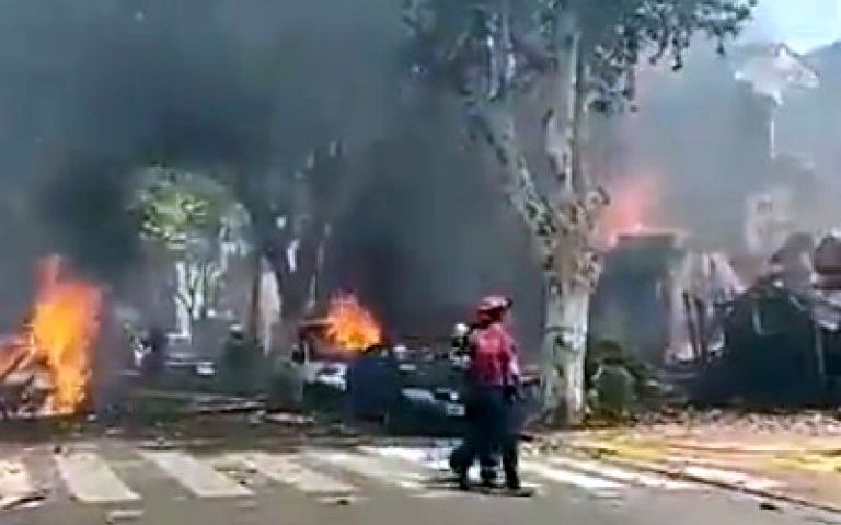 Explosión y derrumbe en Villa Devoto en medio de una fuga de gas: un muerto y un operario grave