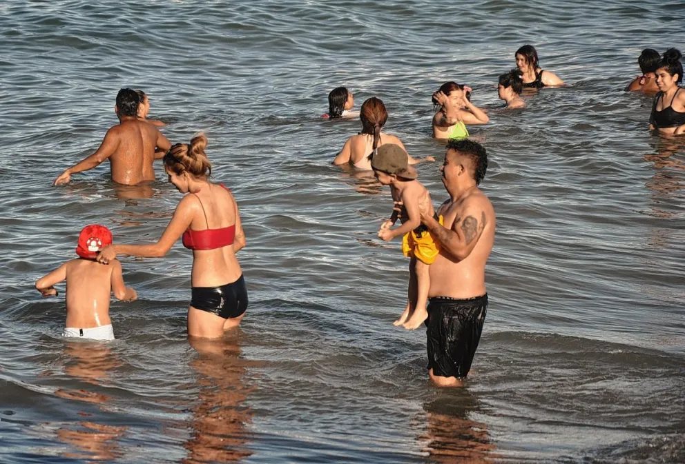 “Cuidado, peque al agua”
