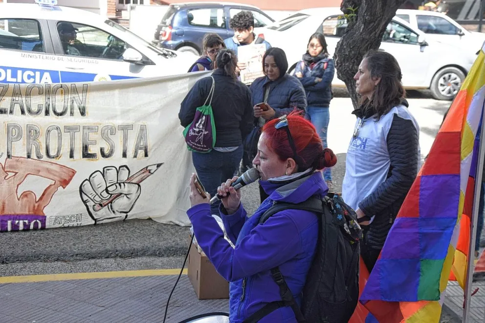 Docentes y Gobierno vuelven a reunirse hoy en una mesa paritaria