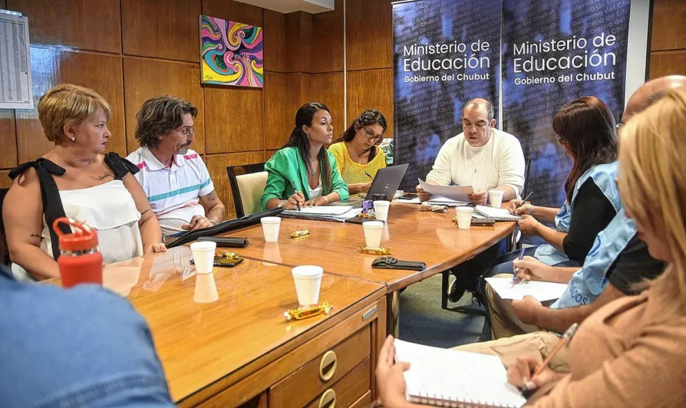 El Gobierno propuso un 38% de aumento para los docentes en Chubut