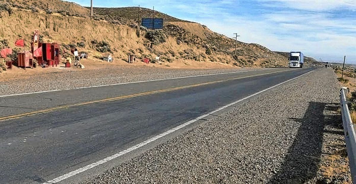 Caleta Olivia: solicitan remover las imágenes religiosas y santos populares apostados a la vera de la ruta 3 