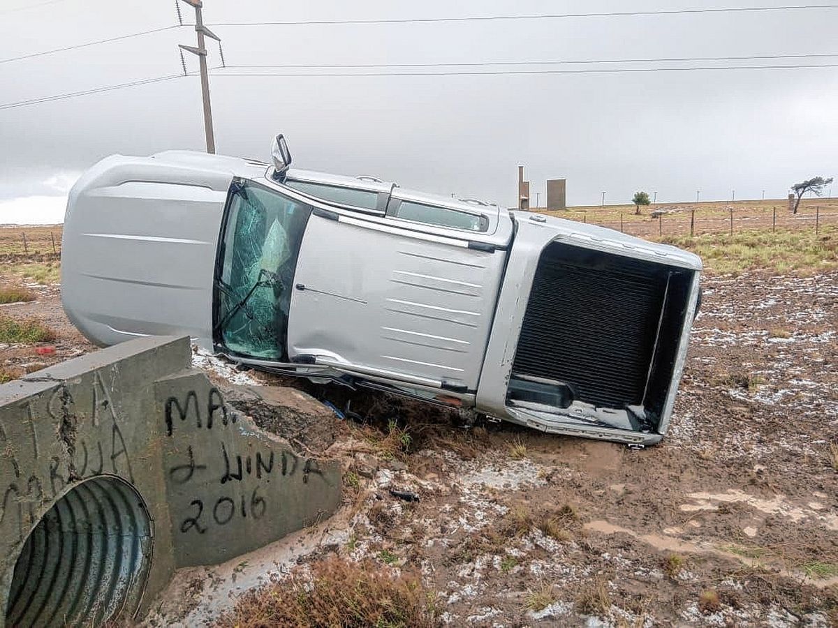 Dos lesionados leves tras impactante vuelco en la Ruta 281