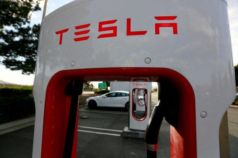 Tesla retiró del mercado estadounidense unos 362.000 autos por problemas en software de conducción autónoma