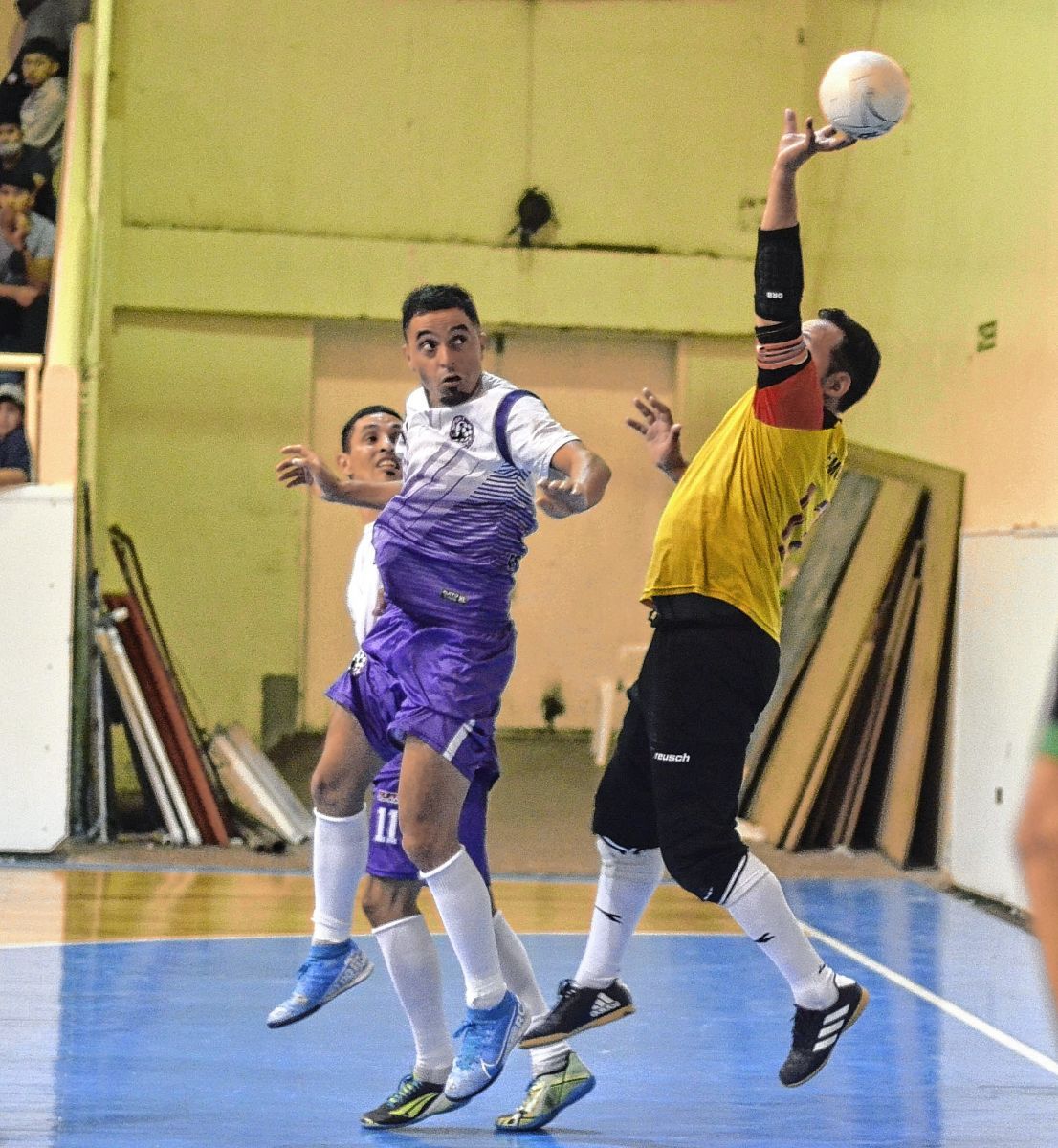 Futsal: Sport Boys y Marbar inauguran los cruces
