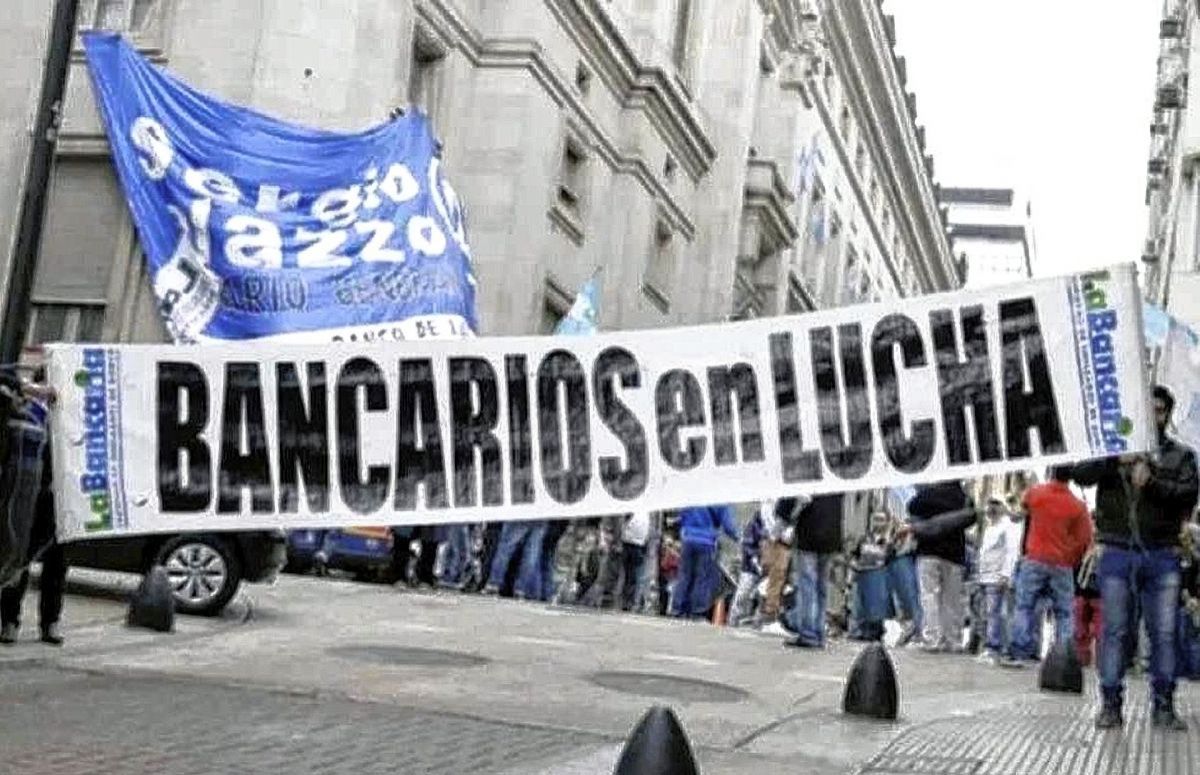 El paro bancario fue ratificado, aunque analizan la situación en Comodoro por el aniversario