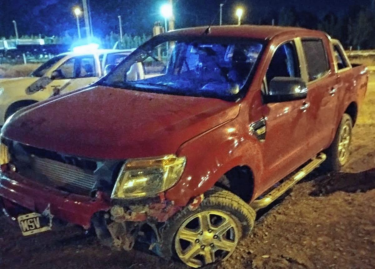 Conducía con 2,16 de alcohol en sangre y despistó contra la rotonda de las rutas 3 y 26