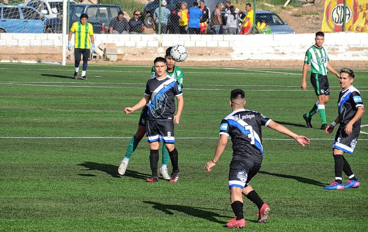 Saavedra y Petroquímica resolverán al campeón del verano