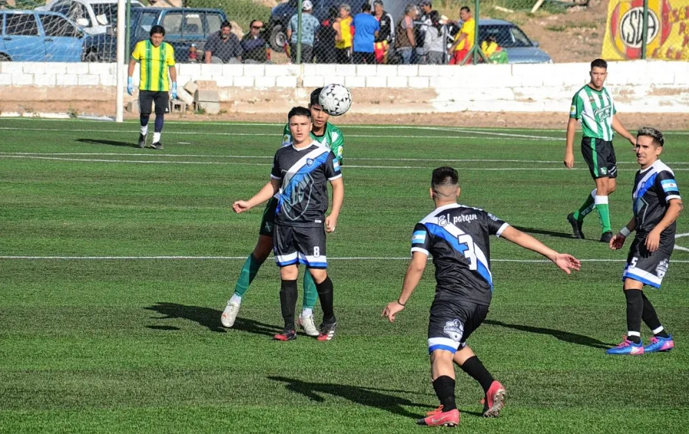 Saavedra y Petroquímica resolverán al campeón del verano