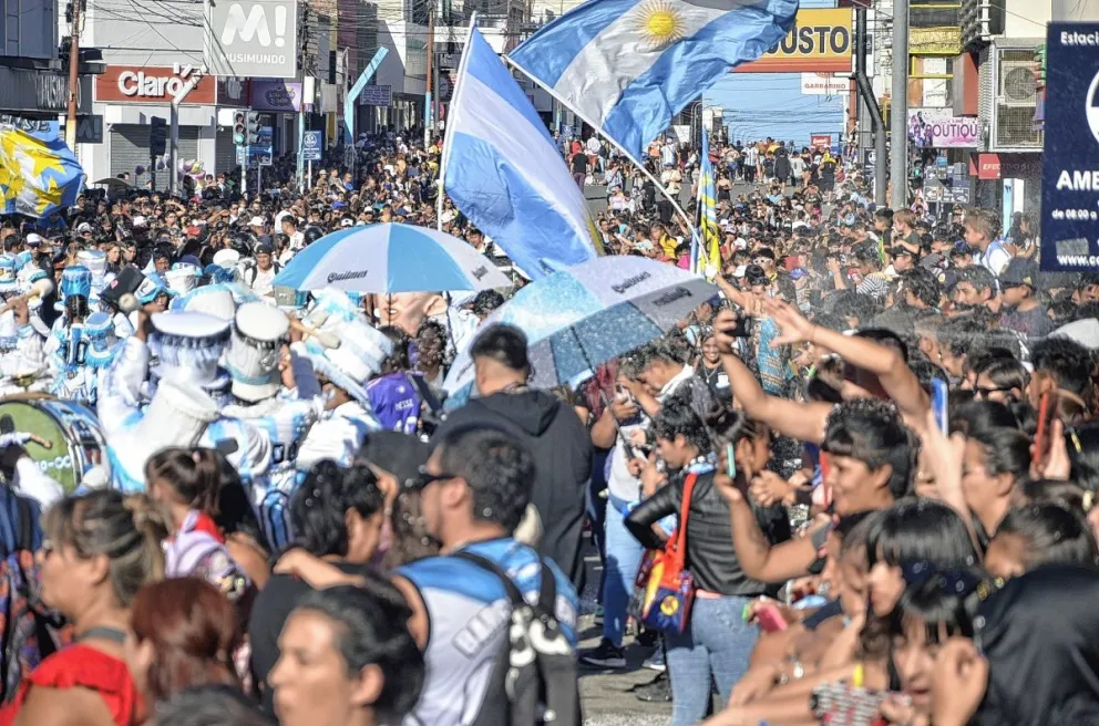 El corsódromo comodorense se vistió de color, ritmo y alegría