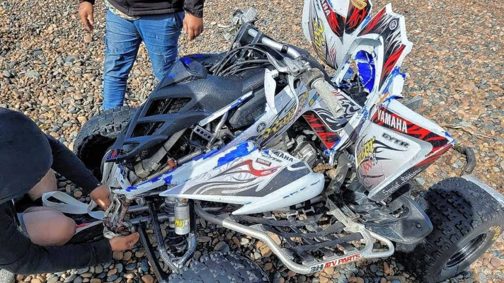 Se sumaron avionetas del Aero Club a la búsqueda del hombre cuyo cuatriciclo apareció destruido en Rocas coloradas