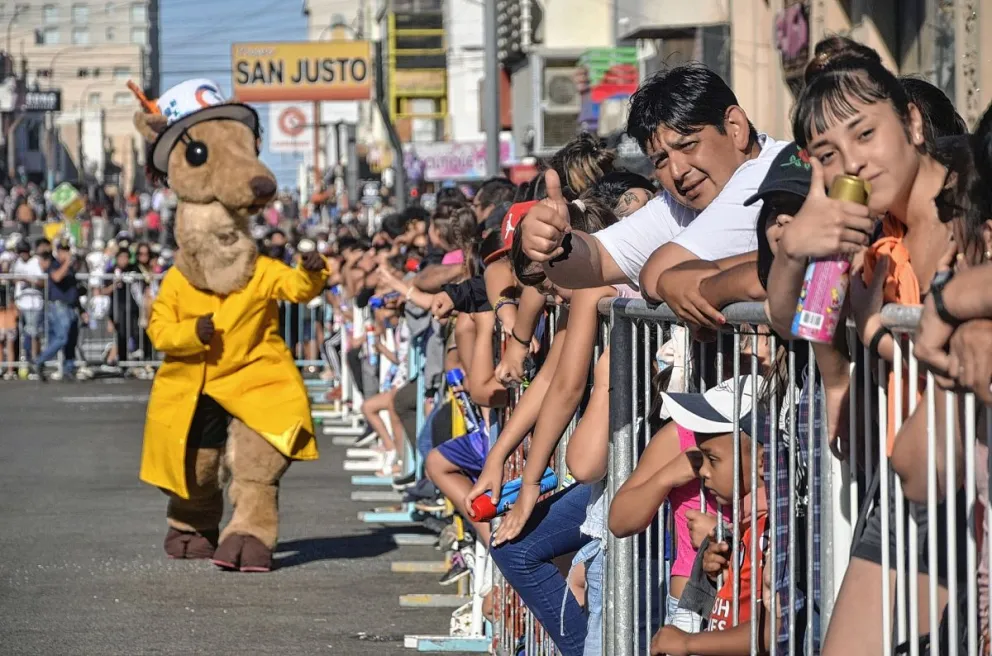 Finalizaron los Carnavales 2023 de Comodoro con una tarde de puro sol