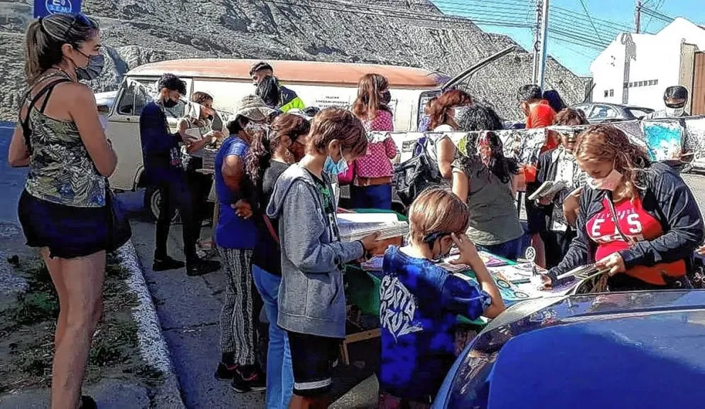 Biblioteca La Colmena vuelve a realizar una entrega gratuita de libros, esta vez en el marco del 8 de marzo
