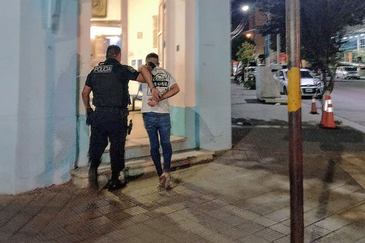 Martín Leonardo Nieves tenía captura  vigente y lo detuvieron en un pub céntrico