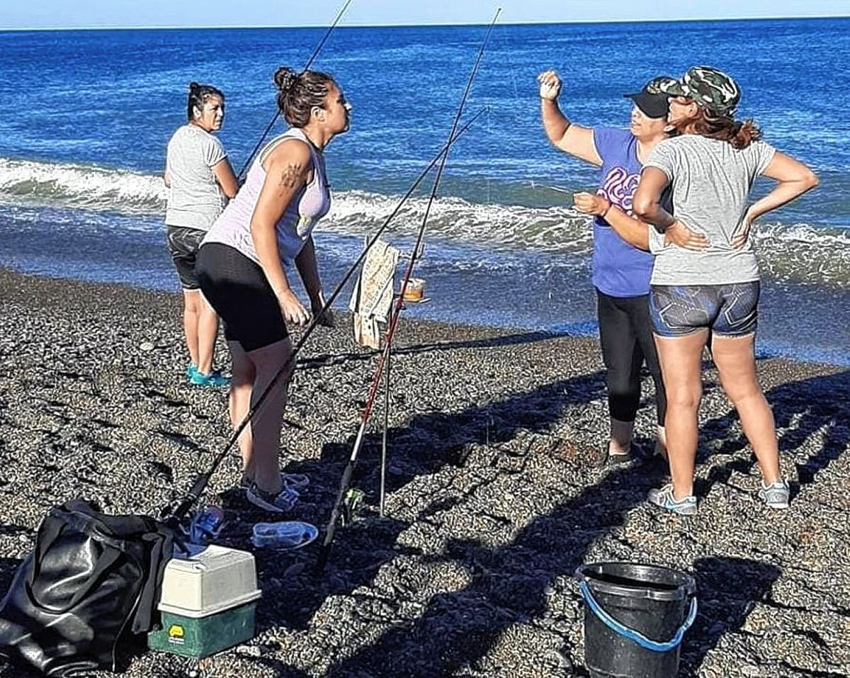 Hoy se realiza el 1° Torneo de Pesca Día de la Mujer organizado por Club El Enganche II