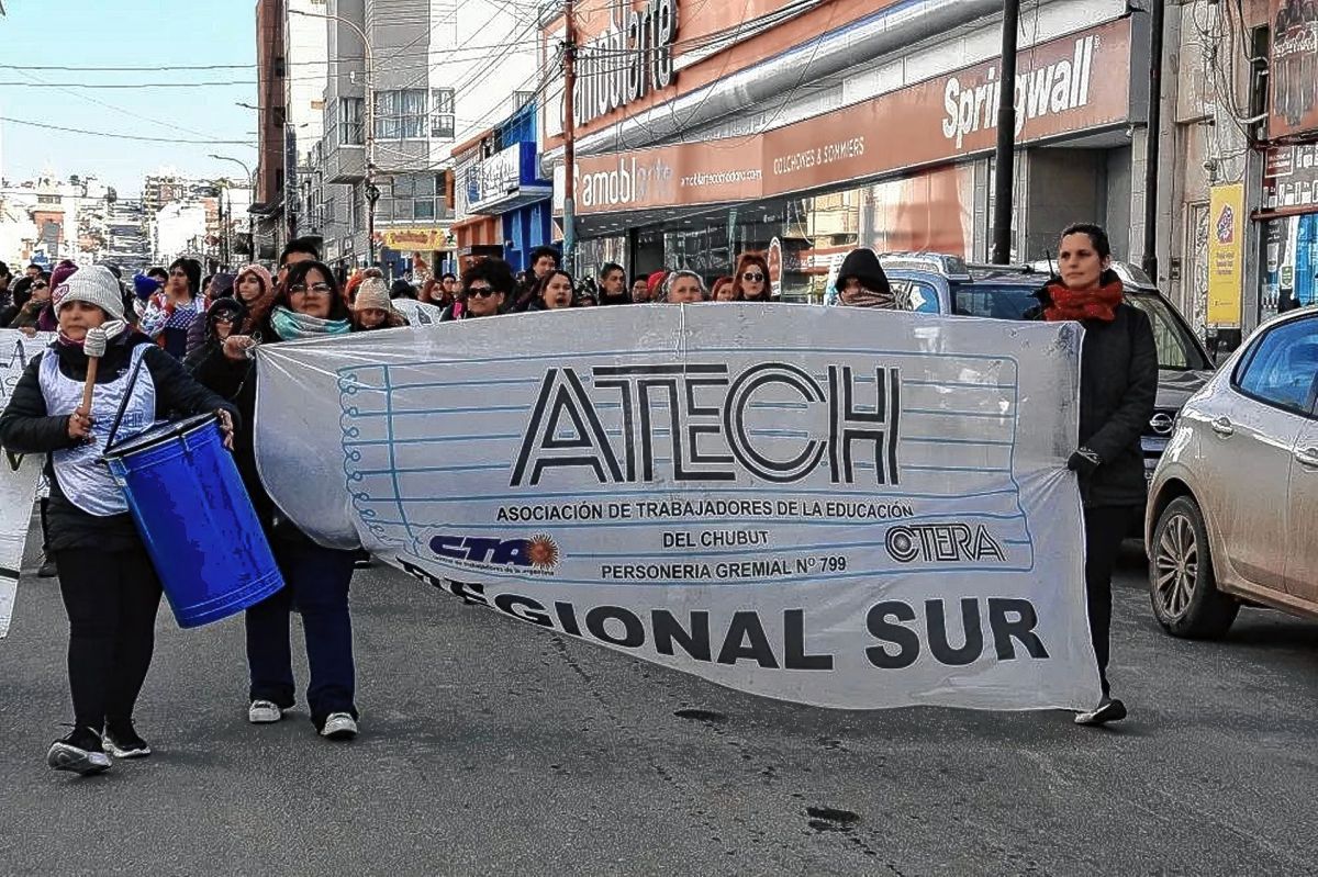 El año escolar arranca con paro