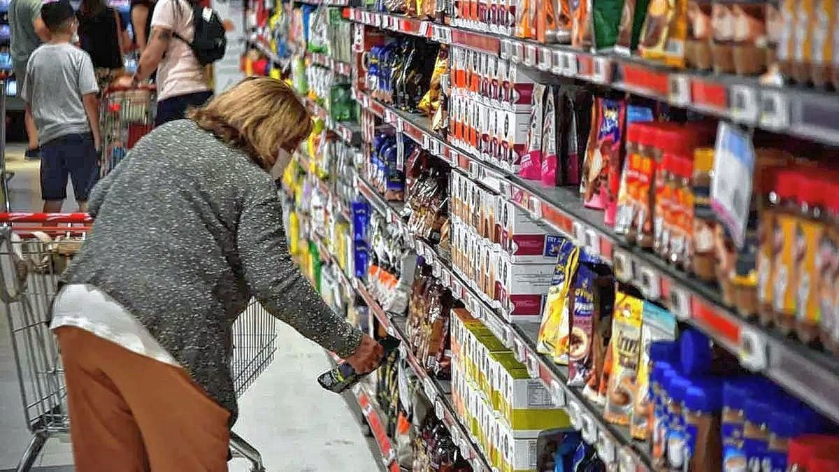 En enero una familia necesitó casi $182 mil para no ser pobre
