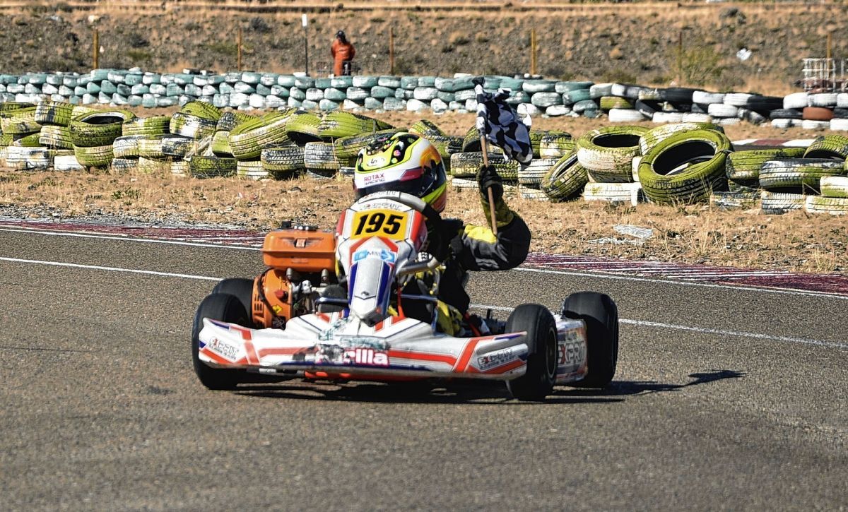 Karting: Padre e hijo ganaron en la primera fecha