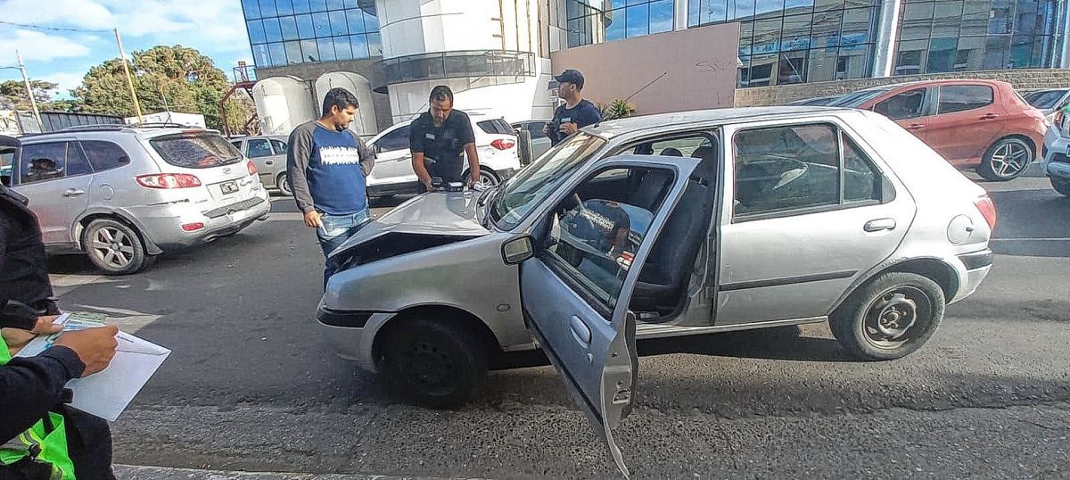Conductor herido tras choque vehicular en San Martín y Abásolo