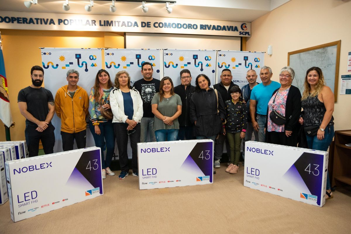 La SCPL entregó los TV´s LED a los ganadores del sorteo de socios al día