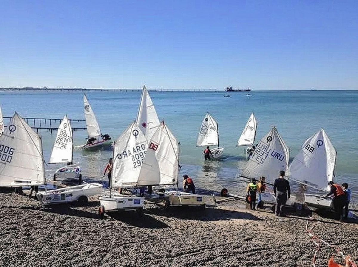 Clínica Abierta FAY en el Club Náutico Espora