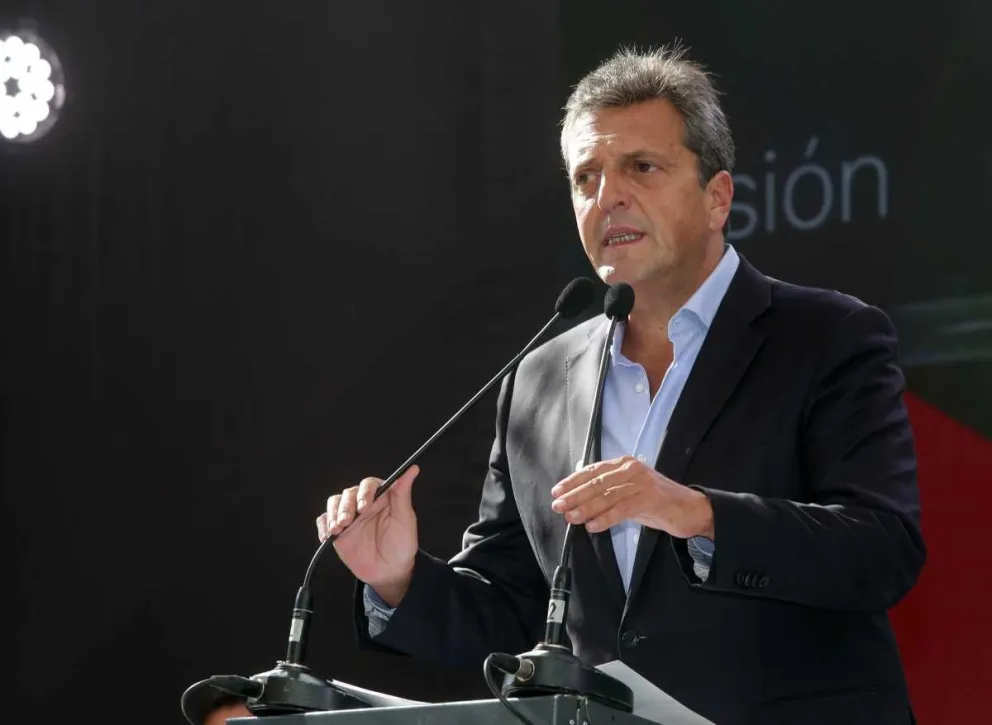 Massa anunció que habrá un dólar vino desde abril