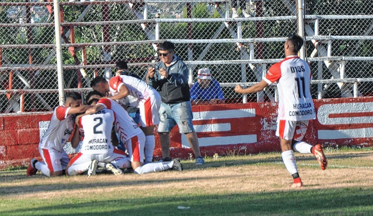 Fútbol: El máximo escalón doméstico abre la temporada