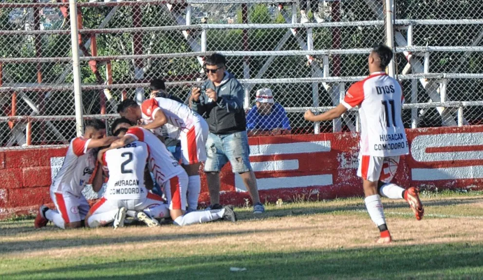 Fútbol: El máximo escalón doméstico abre la temporada