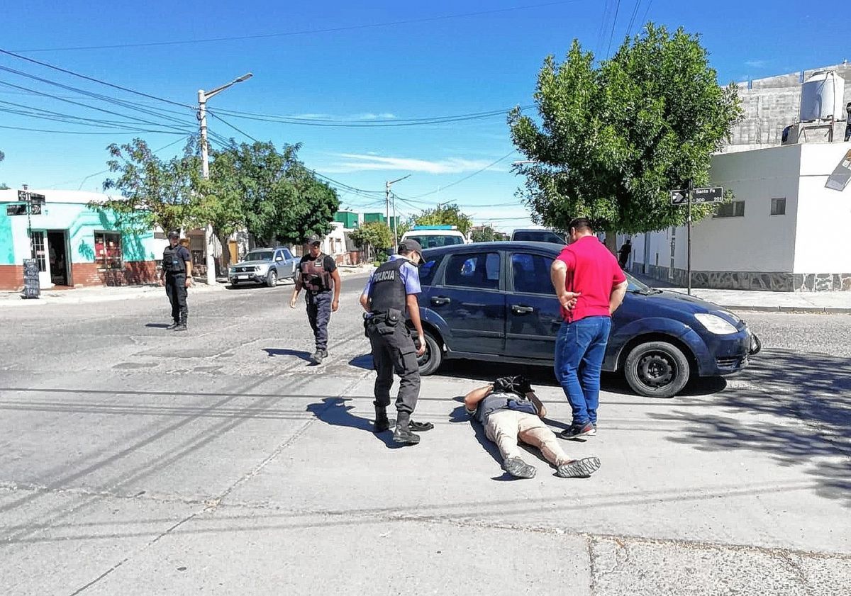 Una mujer y un motociclista, las víctimas en dos fuertes choques en Trelew