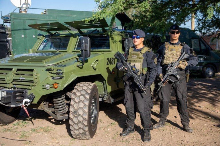 Arrancó el despliegue de gendarmes y fuerzas federales en Rosario: detenciones y aplausos