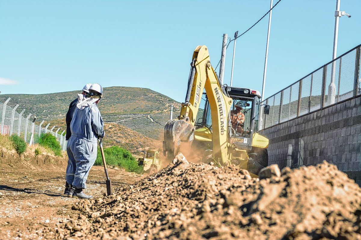Inició la obra de red de gas para el barrio Industrial de Rada Tilly