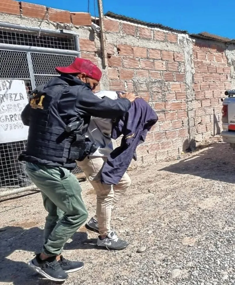 Detuvieron a un joven de 25 años por el crimen de Laffeuillade y secuestraron el arma que podría haber utilizado para ejecutarlo