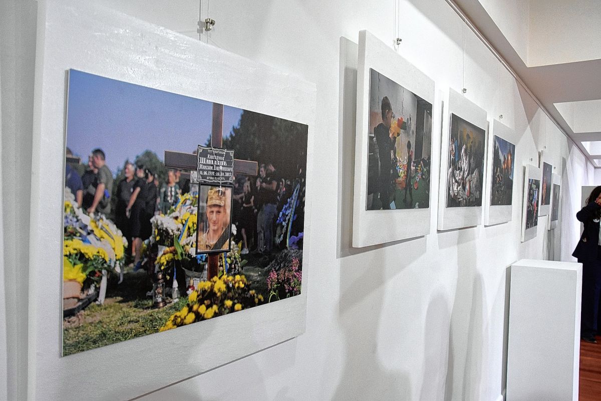 “Diario de guerra”: Se inauguró en el Centro Cultural muestra de fotografías sobre el conflicto Rusia - Ucrania