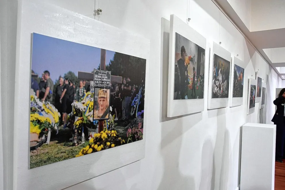 “Diario de guerra”: Se inauguró en el Centro Cultural muestra de fotografías sobre el conflicto Rusia - Ucrania