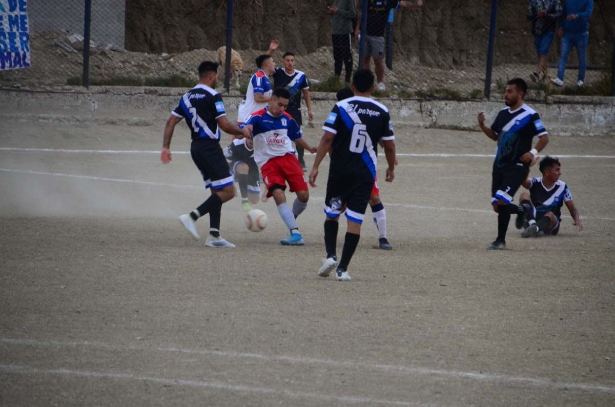  Fútbol local: Argentinos Diadema ganó en “El Parque”