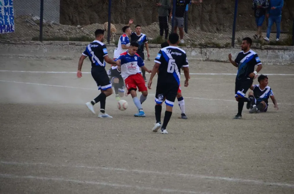  Fútbol local: Argentinos Diadema ganó en “El Parque”