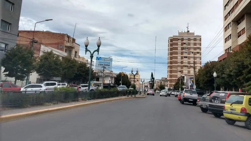 Le robaron a una mujer sus aros y cadenas de oro al saquearle la vivienda