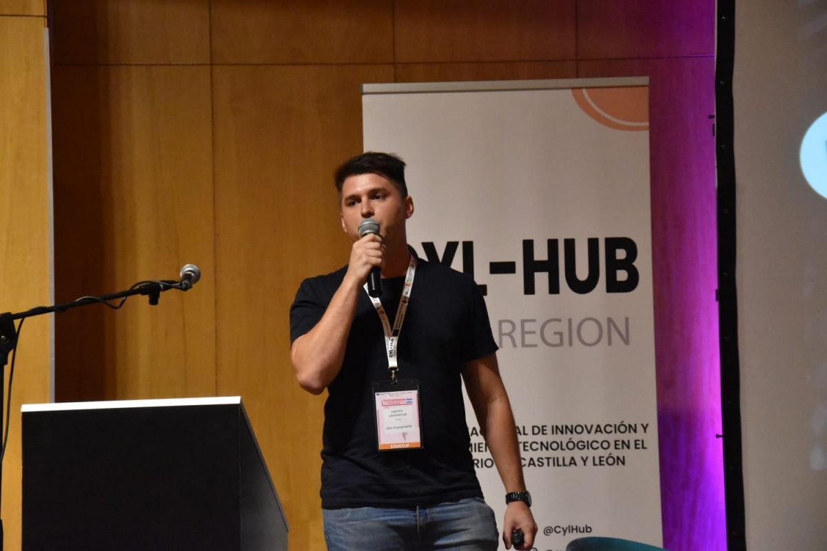 Emprendimiento comodorense de plataforma para transferencias de futbolistas fue seleccionado en foro internacional de empresas innovadoras