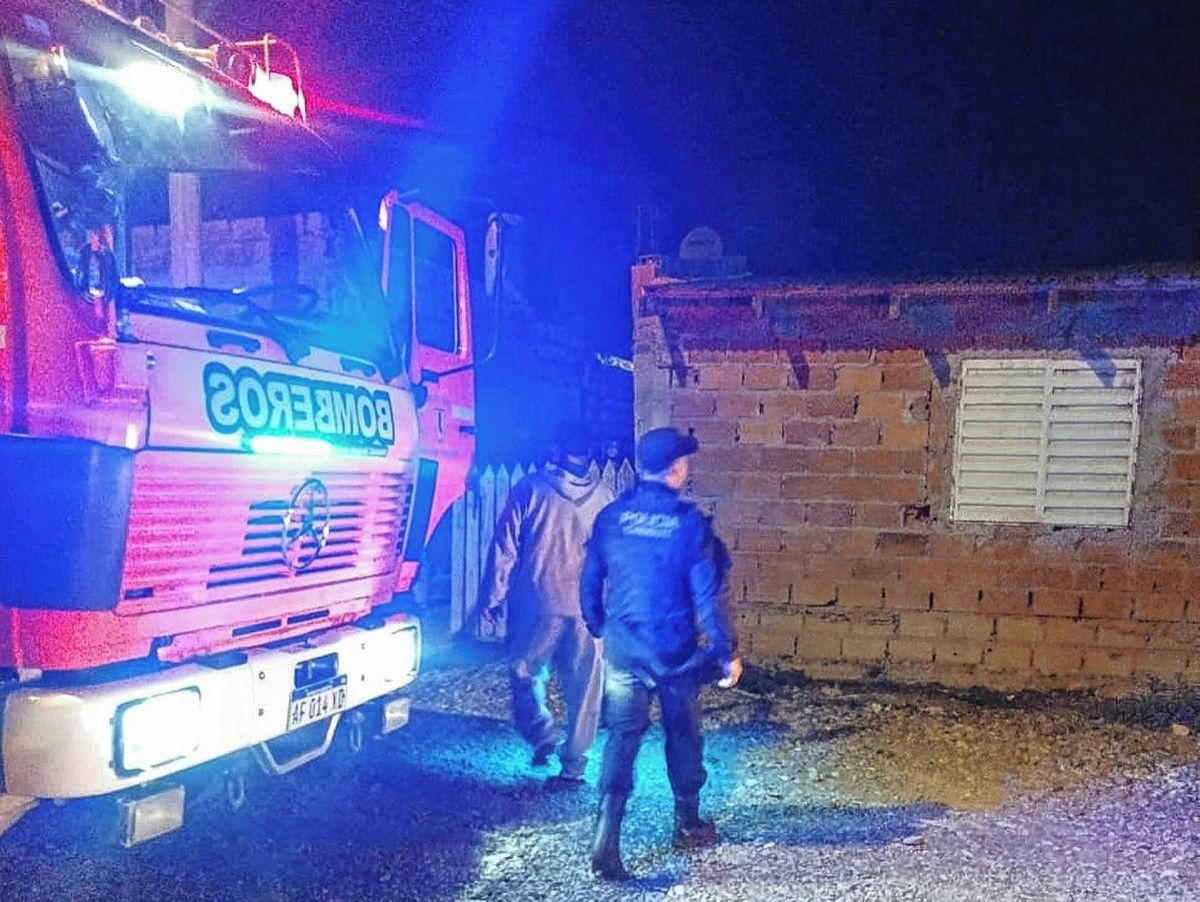 Un cortocircuito en la heladera casi le quema la casa en la zona de extensión del Isidro Quiroga