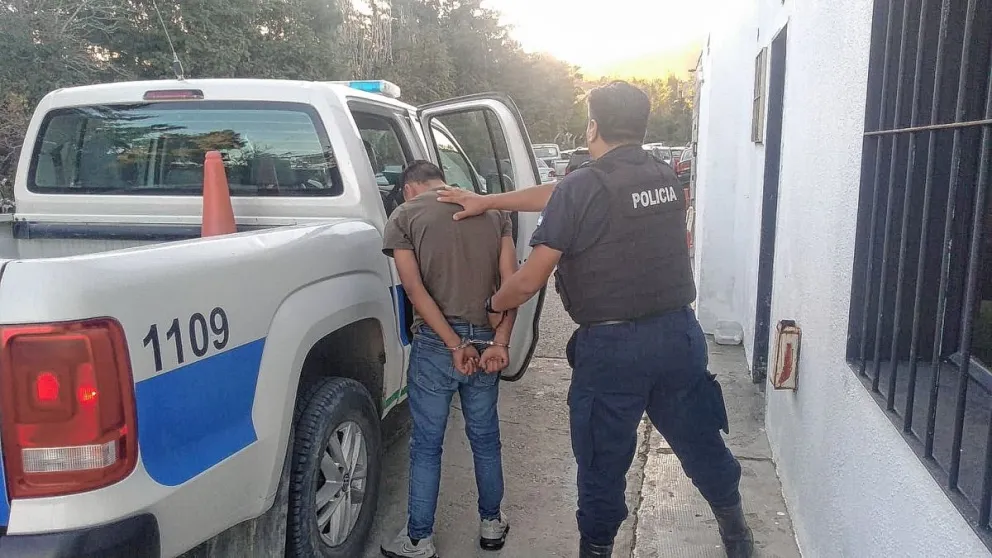 Vecinos golpearon a una pareja que había robado dos latas de cerveza y dinero de un comercio del San Cayetano