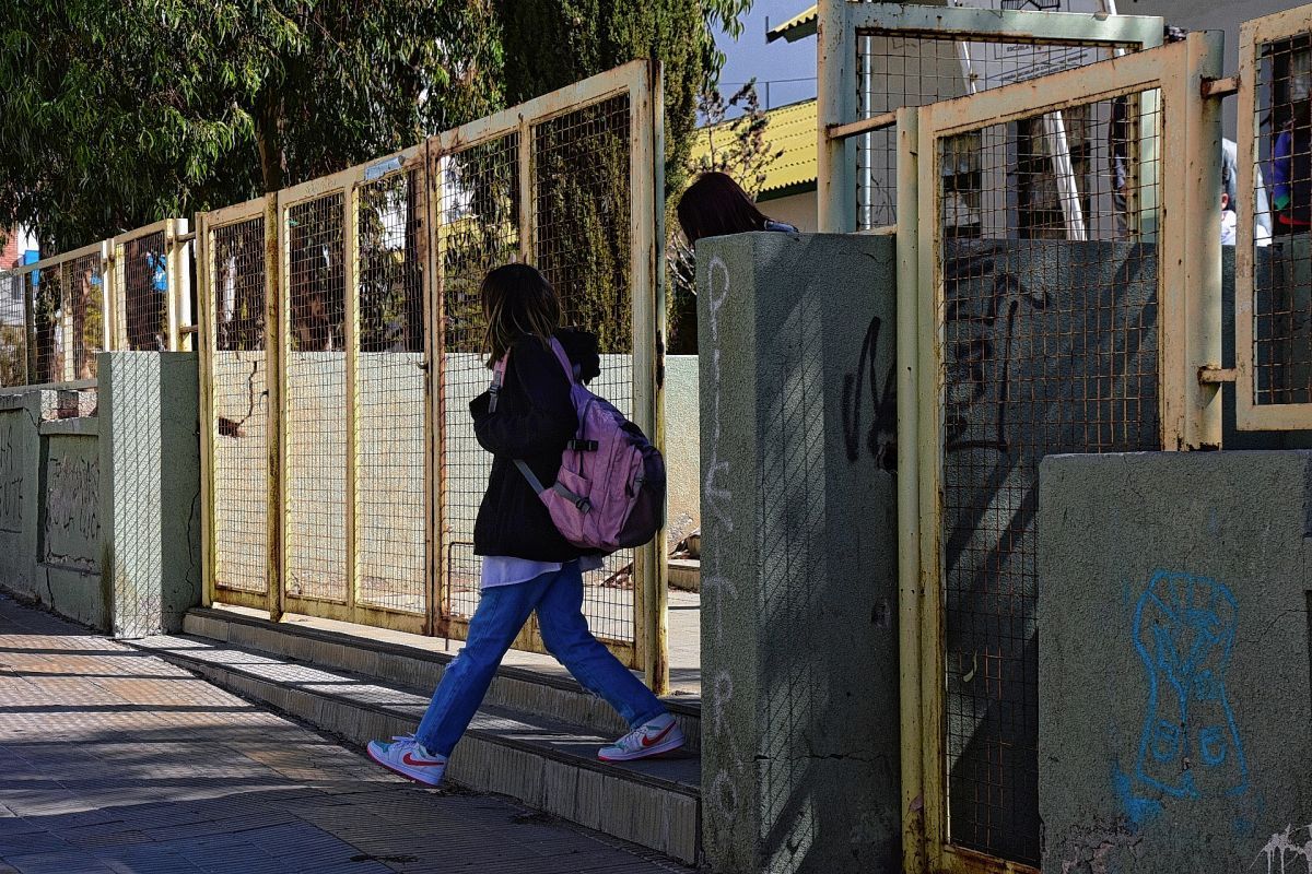 Padres de la Escuela Nº 83 juntan firmas para que sus hijos tengan clases